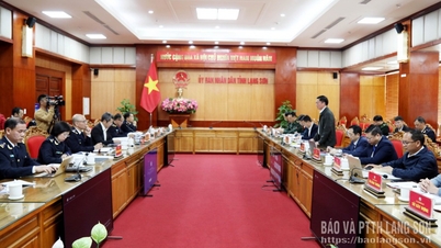 सीमा शुल्क विभाग स्मार्ट सीमा द्वार बनाने की पायलट परियोजना के कार्यान्वयन के समन्वय के लिए प्रांत के साथ मिलकर काम कर रहा है।