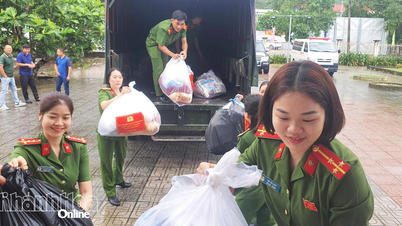 มีการมอบชุดของขวัญ 50 ชุด เพื่อช่วยเหลือประชาชนในเดียนลัมให้ผ่านพ้นผลกระทบจากอุทกภัย