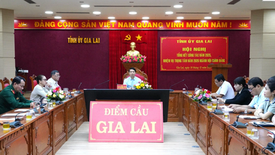 វិស័យកិច្ចការផ្ទៃក្នុងរបស់បក្សបន្តពង្រឹងកិច្ចខិតខំប្រឹងប្រែងរបស់ខ្លួនក្នុងការទប់ស្កាត់ និងប្រឆាំងអំពើពុករលួយ កាកសំណល់ និងការអនុវត្តអវិជ្ជមាន។