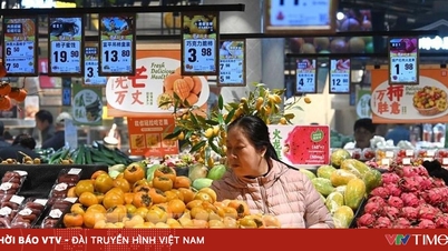 Chiny: Inflacja konsumencka osiąga szczyt, ceny producentów gwałtownie spadają.