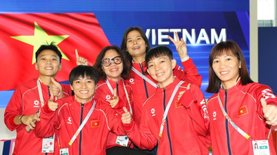 Echipa feminină de futsal a Vietnamului a ajuns la Bangkok, pregătită să pornească în călătoria de a cuceri Jocurile SEA 33.