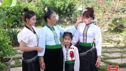 کسی که «شعله» شادی خانواده را زنده نگه می‌دارد.