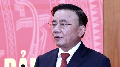 Szigorúan és nyilvánosan kezelje azokat az eseteket, amikor a tisztviselők zaklatják a polgárokat és a vállalkozásokat, és kellemetlenségeket okoznak nekik.