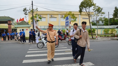 Цивілізована поведінка на дорозі від шкільних воріт.