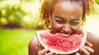 Aquí hay 5 alimentos que pueden ayudarte a mejorar tu estado de ánimo.