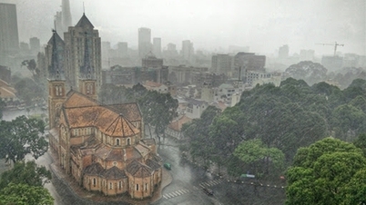 Au nord, jusqu'à Hué, de nombreuses régions ont connu de la pluie et du brouillard, tandis que le sud a subi de fortes pluies.