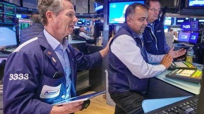 ตลาดหุ้นวอลล์สตรีทพุ่งขึ้นเป็นบวกหลังจากเฟดตัดสินใจลดอัตราดอกเบี้ย