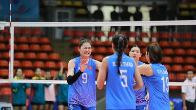 Het Vietnamese damesvolleybalteam domineerde Myanmar in hun openingswedstrijd van de SEA Games 33.