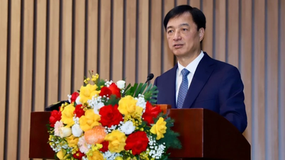 Секретарь городского комитета партии в Ханое принял участие в конференции по реализации работы народных судов обоих уровней в городе в 2026 году и выступил с директивным докладом.