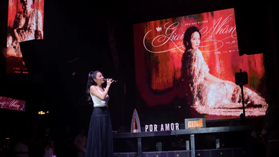 แวน ไม ฮวง ผสมผสานองค์ประกอบของเพลงโบเลโรและเพลงกาตรู (เพลงพื้นบ้านเวียดนามดั้งเดิม) เข้าไว้ในอัลบั้มใหม่ของเธอ