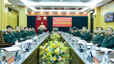 Promouvoir le rôle exemplaire des dirigeants dans la prévention et la lutte contre la corruption et les pratiques néfastes.