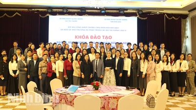 ຊຸດຝຶກອົບຮົມກ່ຽວກັບການປົກປັກຮັກສາສິ່ງແວດລ້ອມ, ການຮັບມືກັບການປ່ຽນແປງຂອງດິນຟ້າອາກາດ, ແລະ ການພັດທະນາເຂດທີ່ຢູ່ອາໄສສີຂຽວ.