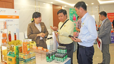 "ການມອບດາວ OCOP ປະກອບສ່ວນສ້າງໂຄງປະກອບຂະແໜງກະສິກຳຄືນໃໝ່ ແລະ ພັດທະນາເສດຖະກິດຊົນນະບົດ".