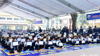 Tävlingen "Jag älskar mitt hemlands hav och öar" hölls med entusiasm i Tam Hung-kommunen i Hanoi.