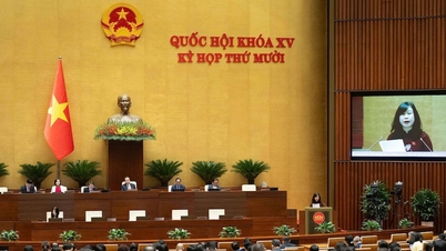 Zvýšit od roku 2026 krytí lékařských prohlídek a ošetření ze strany zdravotního pojištění a od roku 2030 zrušit poplatky za hospitalizaci.