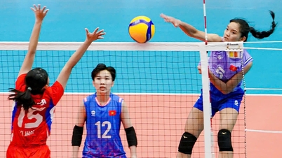 Vietnamesische Volleyball-Damenmannschaft gegen Malaysia (25. August): Vietnam gewinnt den ersten Satz schnell.