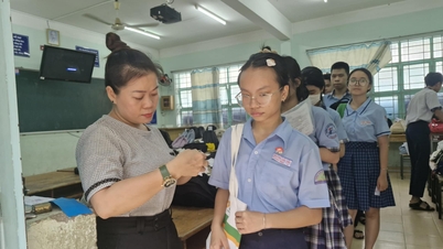 Cidade de Ho Chi Minh: Reforma do processo de matrícula no ensino fundamental.
