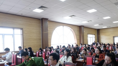 ธุรกิจและครัวเรือนกว่า 300 แห่งในจังหวัดลำดงได้สอบถามเกี่ยวกับกรมธรรม์ประกันภัย