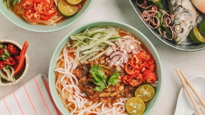 मलेशिया की कुछ अनूठी और अनोखी विशेषताएँ हैं जिन्हें वियतनामी पर्यटकों को यात्रा के दौरान अवश्य आजमाना चाहिए।