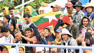 Penyokong Myanmar sangat ramai di stadium Chonburi, mencipta suasana berapi-api untuk perlawanan penting pasukan kebangsaan wanita Vietnam.