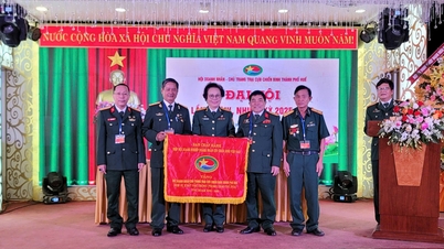 Ветеран і лікар Нгуєн Тхань Сон обіймає посаду голови Асоціації ветеранів-підприємців та власників фермерських господарств у місті Хюе.