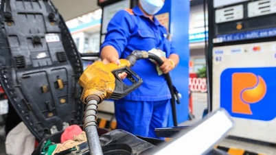 ガソリン価格は1リットルあたり2万ドン近くまで下がった。