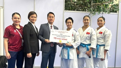 تیم کاراته زنان ویتنام در سی و سومین دوره بازی‌های SEA مدال طلا را از آن خود کرد: سه "پری" با استعداد و زیبا.