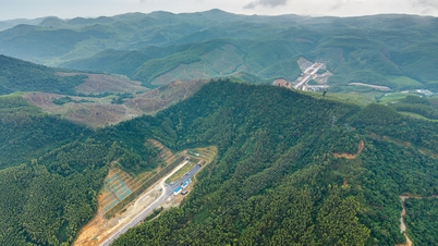 Внешний вид скоростной автомагистрали Куанг Нгай — Хоай Нхон перед ее открытием 19 декабря.