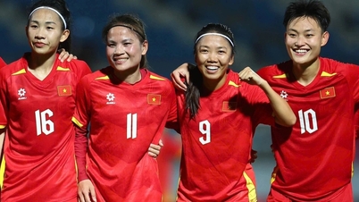 Женская сборная Вьетнама по футболу 1:0 Мьянма (первый тайм): Ван Су забивает гол.