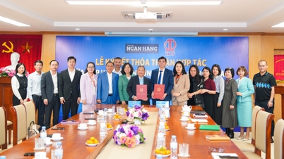 Asosiasi Dana Kredit Rakyat Vietnam dan Banking Times menandatangani perjanjian kerja sama komprehensif.