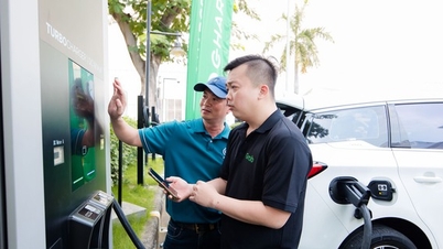 A Grab Vietnam e a Charge+ colaboram no desenvolvimento de estações de carregamento para veículos elétricos.