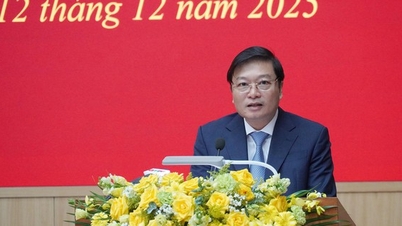 رئيس اللجنة الشعبية لمقاطعة كوانغ تري: تعزيز محركات النمو الجديدة بقوة.