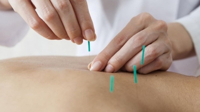 सर्दी के मौसम में हड्डियों और जोड़ों के दर्द से निपटने के लिए पारंपरिक चिकित्सा का उपयोग।