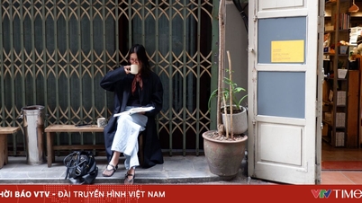 Das Vergnügen, in einem Café zu sitzen und den Winter in Hanoi zu genießen.