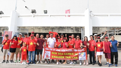 Atmosfera dinaintea meciului de fotbal pentru un loc în semifinalele SEA Games 33.