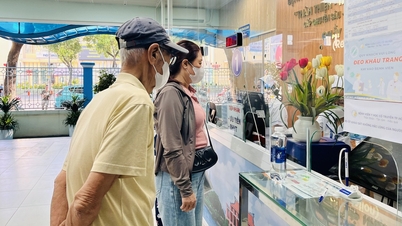 Ho Chi Minh-stadens sjukförsäkringsutgifter år 2025 kommer att överstiga de beräknade 2 000 miljarder VND, med ett genomsnitt på över 1,2 miljoner VND per besök.