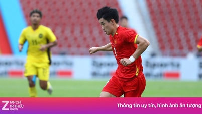 Ινδονήσιοι οπαδοί πανηγυρίζουν τη νίκη της ομάδας U22 του Βιετνάμ.