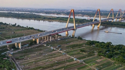 Det kraftfulla genomförandet av sju broar över Röda floden öppnar en ny utvecklingsaxel för huvudstaden.