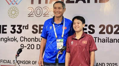 Coach Mai Duc Chung reveals the secret to 'squeezing through the narrow gap' to reach the semi-finals, Myanmar coach apologizes for losing to Vietnam.