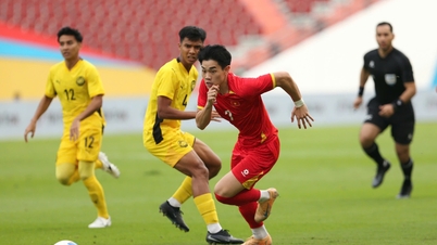 ทีมชาติเวียดนาม U22 คว้าตั๋วเข้ารอบรองชนะเลิศซีเกมส์: มีชื่อของ ดินห์ บัค ปรากฏอยู่ในรายชื่อด้วย