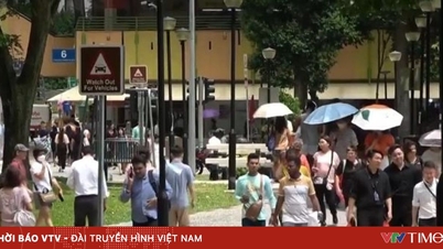 Многие сингапурские предприятия временно приостановили набор персонала.