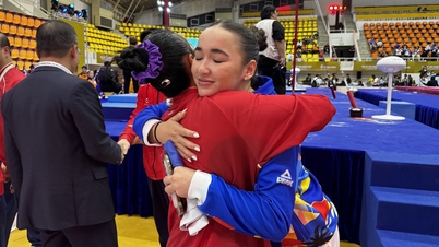 Een hartverwarmend moment nadat de Filipijnen met succes in beroep waren gegaan, maar Vietnam de gouden medaille niet kreeg: een warme omhelzing!