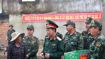 O vice-comandante do 34º Corpo do Exército visita as forças que participam da "Campanha de Quang Trung".