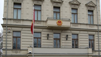 اقتراح لتعديل واستكمال بعض اللوائح المتعلقة بالمكاتب التمثيلية الفيتنامية في الخارج.