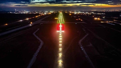 Dráha č. 1 na letišti Long Thanh je osvětlena v rámci přípravy na první let.