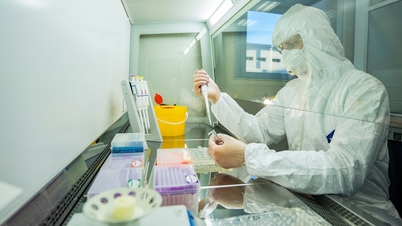 Rusko vyrábí první tři šarže mRNA vakcíny proti rakovině.