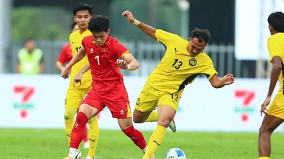 Hoang Anh Tuan edző tanácsokkal látja el a vietnami U23-as csapatot, hogy messzire jusson az ázsiai U23-as bajnokságban.