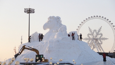 O Festival de Gelo de Harbin é oficialmente inaugurado.