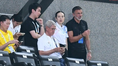 Tailandia Sub-22 gana a lo grande y Madam Pang inmediatamente los recompensa generosamente.