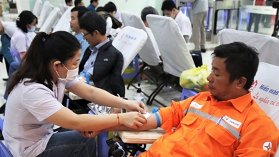 750 Beamte und Angestellte der Central Vietnam Power Corporation spendeten Blut für humanitäre Zwecke.